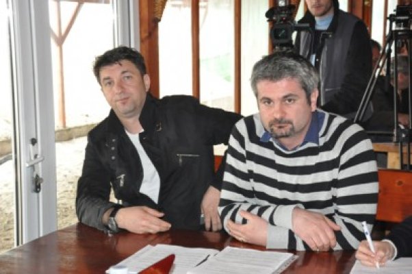 S-a stricat armonia în Consiliul Local Mangalia: Guţă şi Petcu au votat alături de PDL
